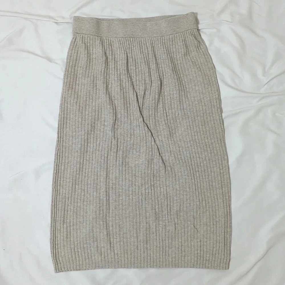 Gap Softest Sweater Midi Skirt, Color Cream Size MT